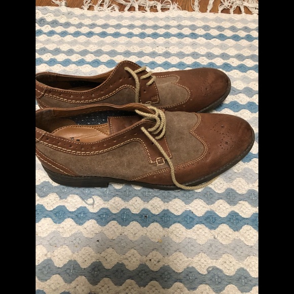 Clark’s Oxfords - Picture 3 of 6